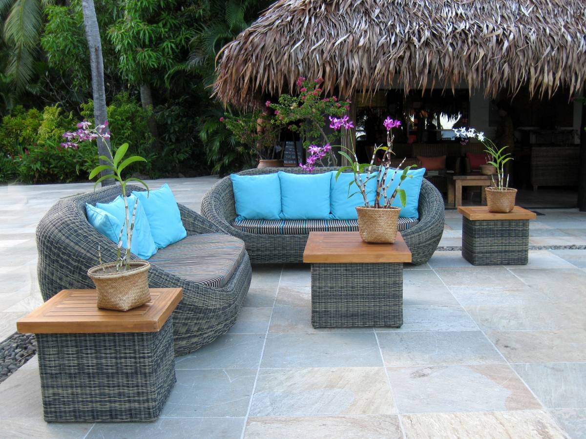Terrasse carrelage effet pierre Bali