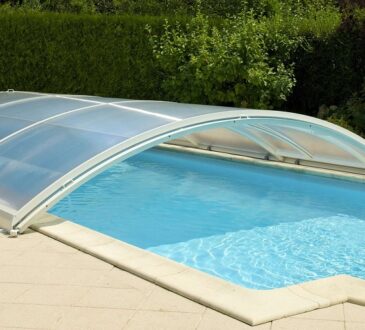 Pourquoi installer un abri piscine coulissant