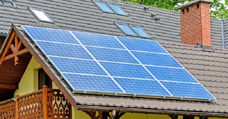Comment fonctionnent les panneaux solaires et quels sont leurs avantages