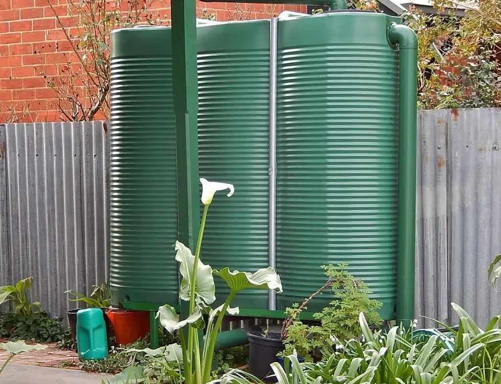 Comment installer un réservoir d'eau de pluie pour réduire votre facture d'eau
