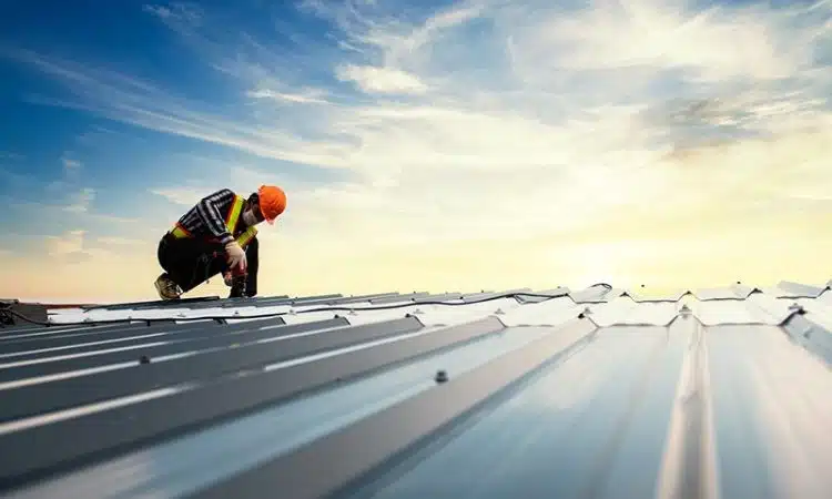 Comment réussir les travaux d'étanchéité sur votre toiture