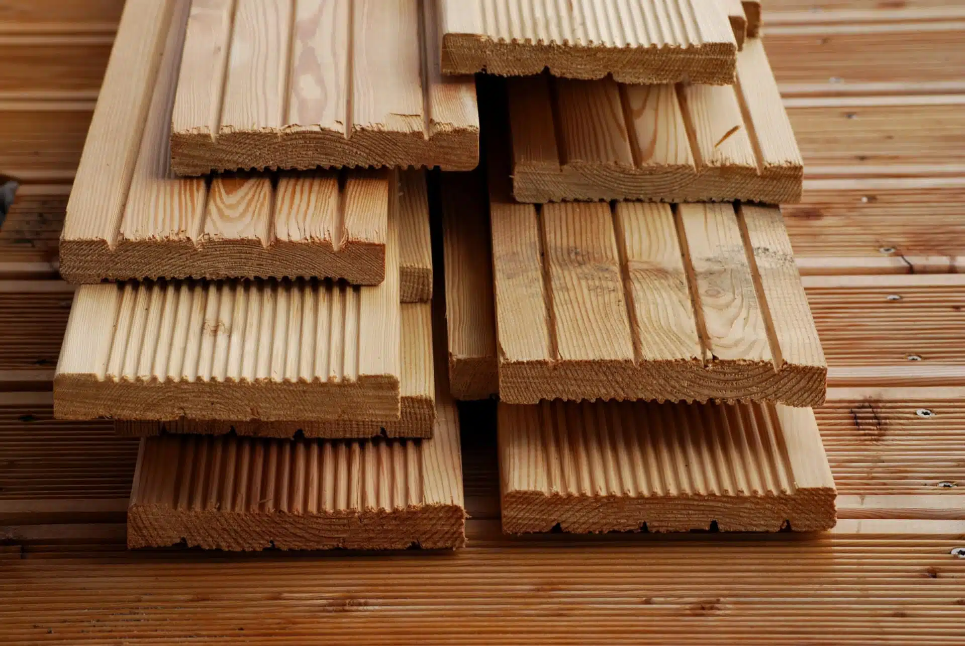 Étape par étape : mesurer et calculer l'entraxe pour une terrasse en bois durable