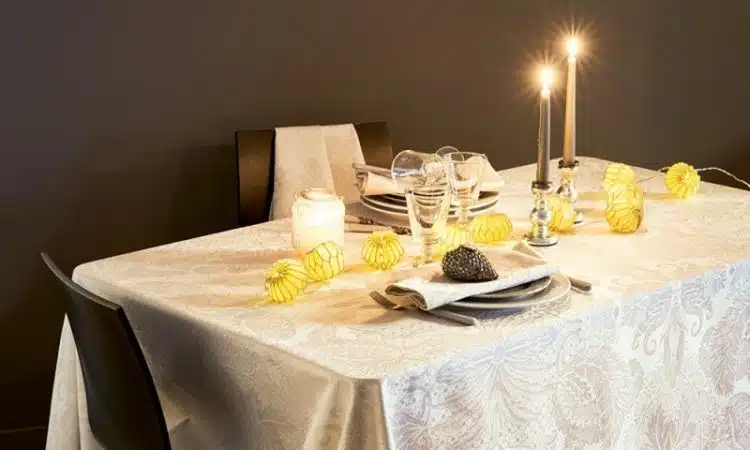 La nappe enduite : un allié pour des repas sans soucis