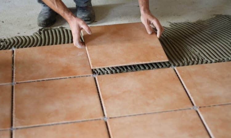 Faire la pose du carrelage