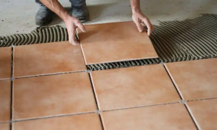 Faire la pose du carrelage