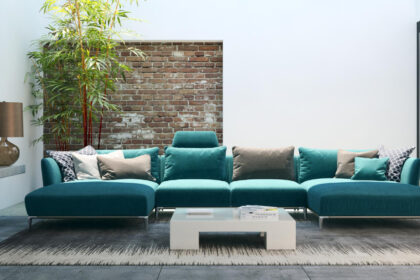 Canapés d’angle ou canapés droits : quelle option choisir pour votre salon ?