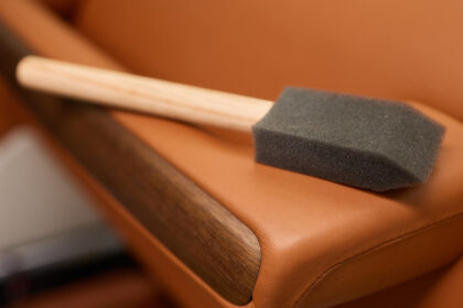 Tache de stylo sur cuir : les solutions qui fonctionnent vraiment