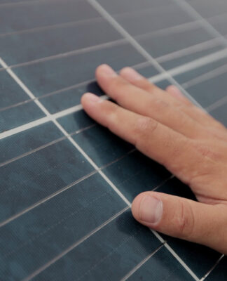 Trois bonnes raisons de faire appel à un installateur de panneau solaire en Normandie