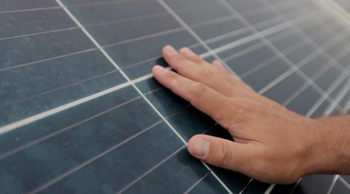 Trois bonnes raisons de faire appel à un installateur de panneau solaire en Normandie
